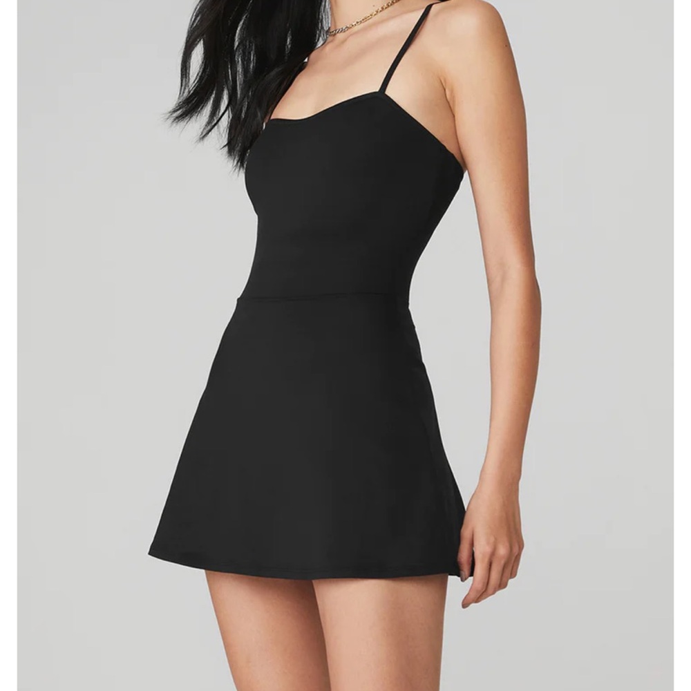 Alo yoga alosoft courtside tennis dress- black